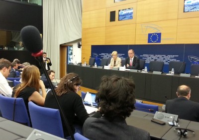 1st_press_briefing_of_new_eu_parliament_400