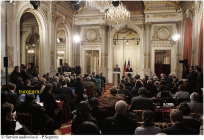 agg_at_elysee_sarko_merkel_press_conf_de_dos_400 agg_at_elysee_sarko_merkel_press_conf_de_dos_400
