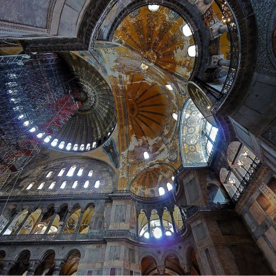 agia_sophia_maimed_roof_wikipedia__eurofora_patchwork_400