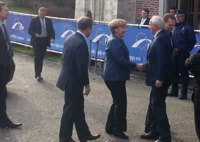 amerkel_arrival_at_epp_summit_400