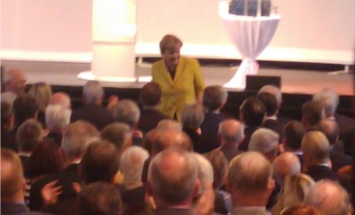 angie_merkel_among_the_people_schauble__juncker_aniversary_meeting_offenburg_eurofora_400