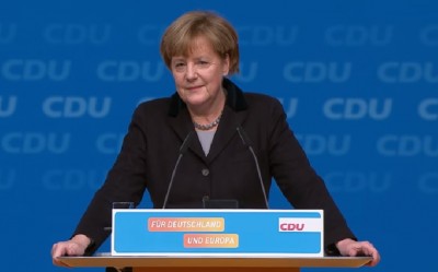 angie_merkel_at_karlsruhe_cdu_parteitag_smiling_400 angie_merkel_at_karlsruhe_cdu_parteitag_smiling_400