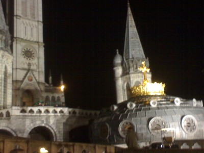 basilica_at_lourdes_before_pope_benedict_s_arrival_400