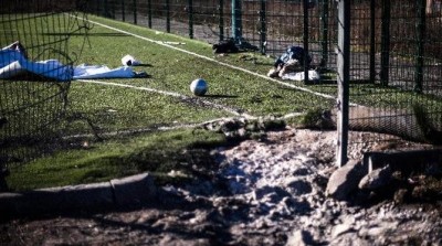 bombed_schoolyard_donetsk_400
