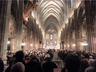 cath_full_of_people_400 cath_full_of_people_400
