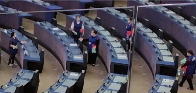 cofoe_1st_panel2nd_day_at_4pm_cleaning_ladies_are_already_working..._eurofora_400