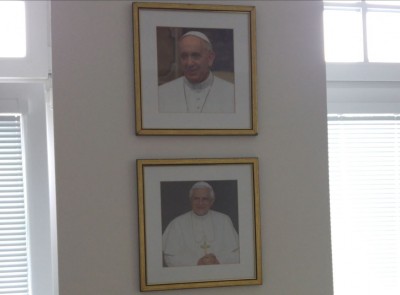 current_pope_francis__pope_emeritus_benedict_at_a_bratislava_hostel__eurofora_400