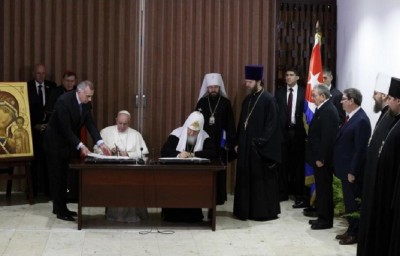 ecumenical_cuba_delaration_signing_400