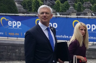euc_negotiator_prime_minister_karins_looking_at_agg_in_epp_summit_brx_eurofora_400 euc_negotiator_prime_minister_karins_looking_at_agg_in_epp_summit_brx_eurofora_400