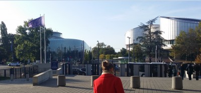 eucoe_synergy_echr__eu_parliament_seen_from_agora_building_eurofora_400