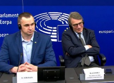 eup_president__sacharov_prize_hearing_agg_question_smiling_ebs_video__eurofora_screenshot_400