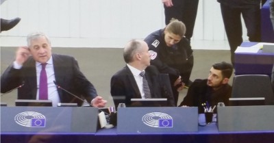 europarliament_president_tajani_secretary_general_welles_speaking_with_policemen_phone_overnight_of_terrorist_attack_eurofora_400