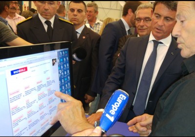 fra_pm__valls_eyes_search__comparison_website__stras_eurofair_2016_400 fra_pm__valls_eyes_search__comparison_website__stras_eurofair_2016_400