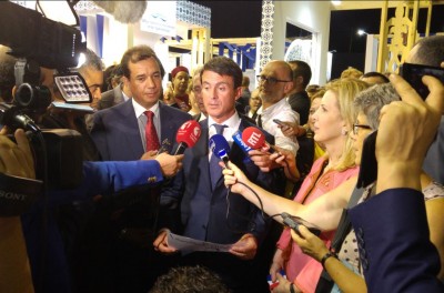 fra_pm_valls__tunisia_cg_trabelsi__in_front_of_agg_eurofora__2016_stras_eufair_surrounded_by_js_400 fra_pm_valls__tunisia_cg_trabelsi__in_front_of_agg_eurofora__2016_stras_eufair_surrounded_by_js_400