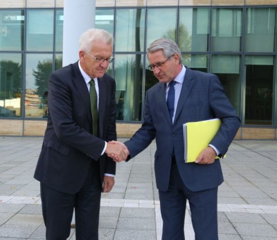 franco_german_core_regions_presidents_kretschmann__richert_shake_hands_at_the_conclusion_of_strasbourg_meeting_eurofora_400