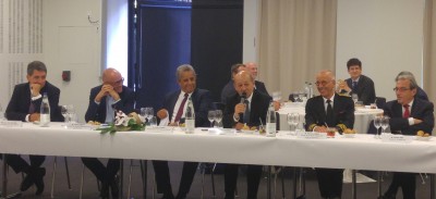 french_europeforeign_affairs_minister_drian_makes_them_all_smile_strasbourg_export_meeting_eurofora_400 french_europeforeign_affairs_minister_drian_makes_them_all_smile_strasbourg_export_meeting_eurofora_400