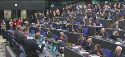 fully_packed_pressroom_for_eu_parliament_elections_briefing_eurofora_screenshot_400