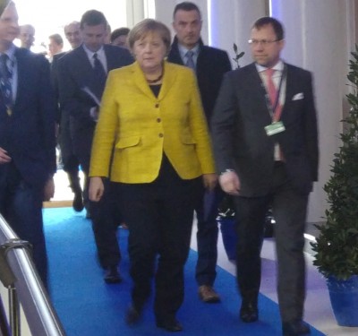 german_chancellor_angie_merkel_arriving_towards_agg_in_brx_euforora_400 german_chancellor_angie_merkel_arriving_towards_agg_in_brx_euforora_400