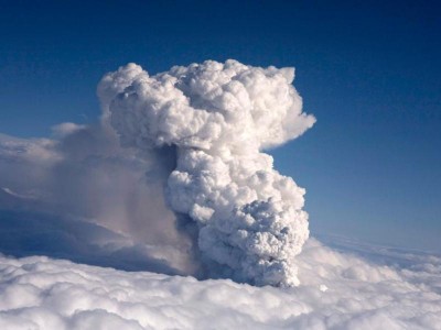 iceland_volcano_ashes_trasported_by_clouds_400 iceland_volcano_ashes_trasported_by_clouds_400