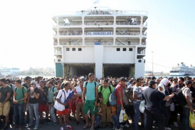imi_vazelinos_ship_brings_thousands_of_mass_irregular_immigrants_from_turkeys_borders_to_pireas_400 imi_vazelinos_ship_brings_thousands_of_mass_irregular_immigrants_from_turkeys_borders_to_pireas_400
