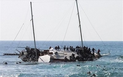 immigrants_ship_at_rhodos_400