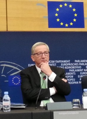 jcjuncker_thinking__hearing_right_in_front_of_agg_400