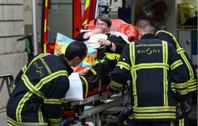 lyon_attentat_wounded_cry_400_01