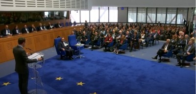 macron_goes_on_about_bioethics_at_the_conclusion_of_his_echr_speech__eurofora_screenshot_400