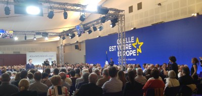 macron_hears_question_at_1st_eu_citizens_consultation__overall_eurofora_400 macron_hears_question_at_1st_eu_citizens_consultation__overall_eurofora_400