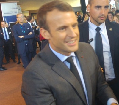 macron_in_front_of_agg_eurofora_400