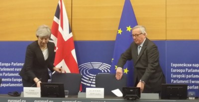 may__juncker_take_seats_in_new_strasbourg_legal_mechanism_eurofora_400_01 may__juncker_take_seats_in_new_strasbourg_legal_mechanism_eurofora_400_01