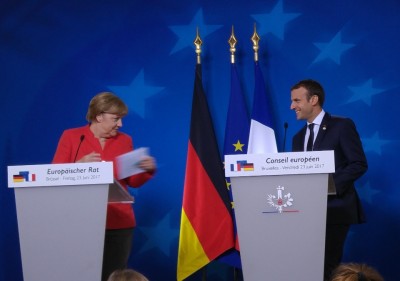 merkel__macron_smiles_eurofora_400 merkel__macron_smiles_eurofora_400