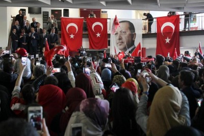 metz_turk_tsunami_of_islamic_scarfs_at_cavusoglou_bla.._400 metz_turk_tsunami_of_islamic_scarfs_at_cavusoglou_bla.._400