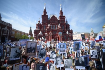 moscow_may_9_2ww_veteransvictims_families_400 moscow_may_9_2ww_veteransvictims_families_400