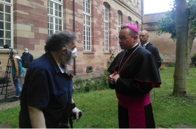 new_strasbourg_auxiliary_bishop_reithinger_speaking_with_agg_zleurofora_400