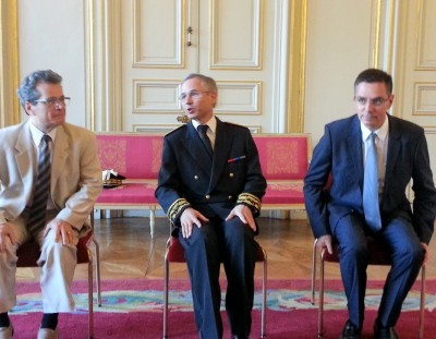 new_strasbourg_region_prefect_fratucci__entourage_starting_press_conf_facing_agg_400