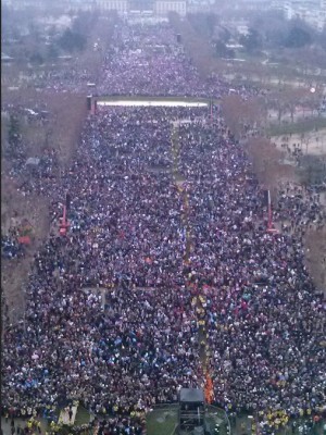 paris_manif_for_family_c._bionc_overall_eifel_400_400