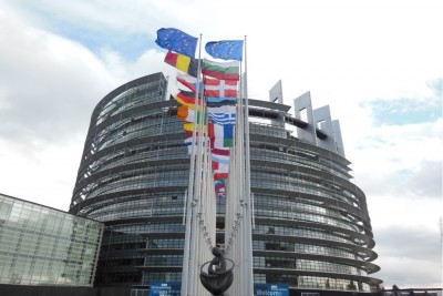 pbracker_for_eurofora_eparliaments_flags_tower_400