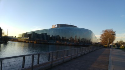 pe_river_side_400