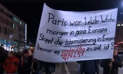 pegida_placard_after_paris_massacre_400