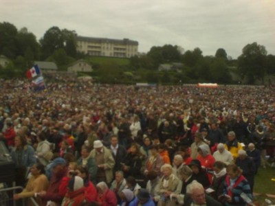 people_at_open_air_mass_wait_for_pope_benedict_lourdes_field_facing_french_bishop_s_synod_where_crucial_decisions_on_bioethics_are_to_be_taken_on_november_400