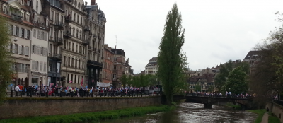 people_manif_fleuve_arbres_400 people_manif_fleuve_arbres_400