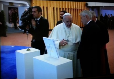 pope_at_coe_close_400 pope_at_coe_close_400