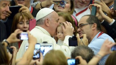 pope_francis__baby_after_antibionc_statements_400 pope_francis__baby_after_antibionc_statements_400