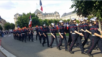 popular_firefighters_followed_by_children_trainees_july_13_parade_eurofora_400