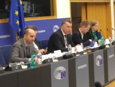 president_ehler_chairing_eu_parliaments_delegation_on_usa_eurofora_400