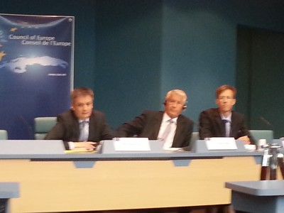 press_conf_jagland__sunsy_look_vers_agg_400