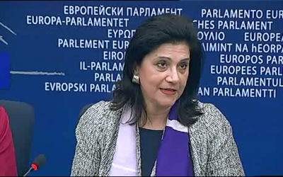 rodi_to_agg_on__roof_of_glass_400