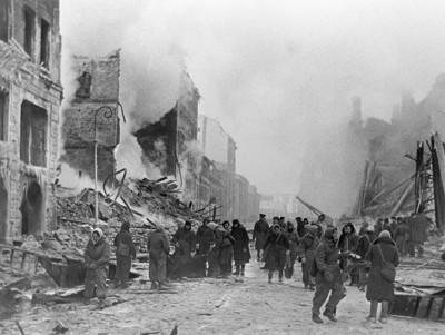 russia_2ww_deadly_destructions_in_cities._leningrad_400_01
