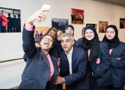 sadiq_khan_and_his_pals_in_his_own_twitter_account_2.2017_400